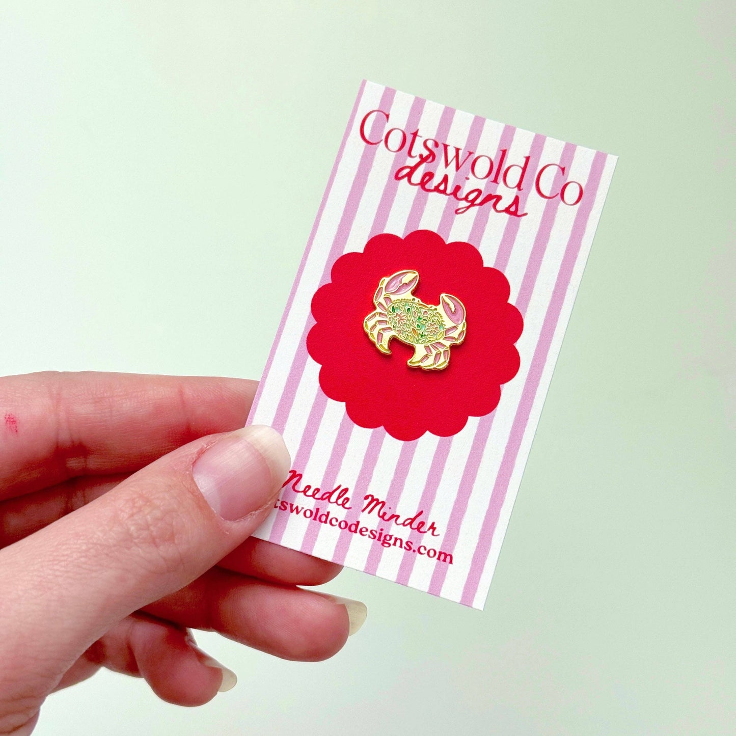 Crab Needle Minder